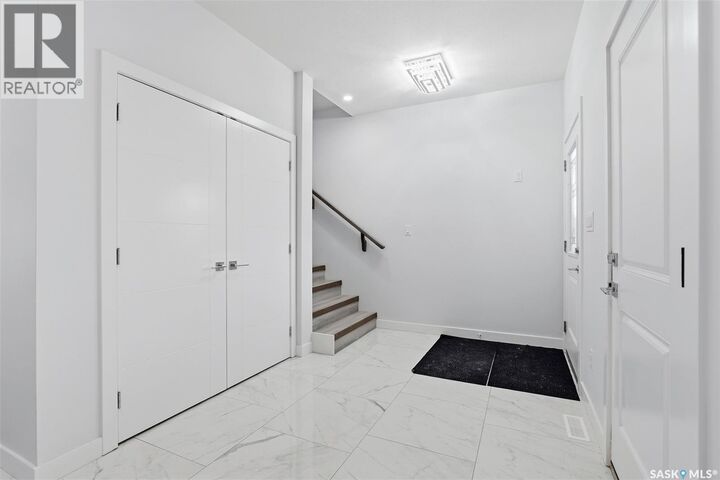Property Photo:  534 Sharma Crescent  SK S7W 1K5 