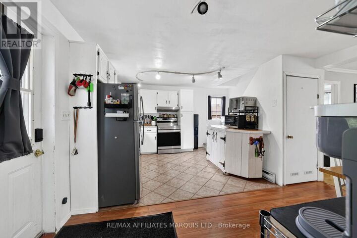 Property Photo:  928 Pacific Lane  ON K6H 3Y9 