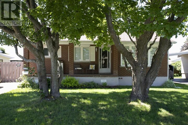 Property Photo:  405 Boundary Rd  ON P6A 5Z2 