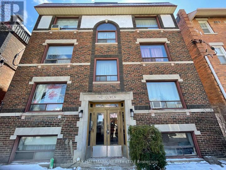 Property Photo:  597 St Clair Avenue West 3  ON M6C 1A3 