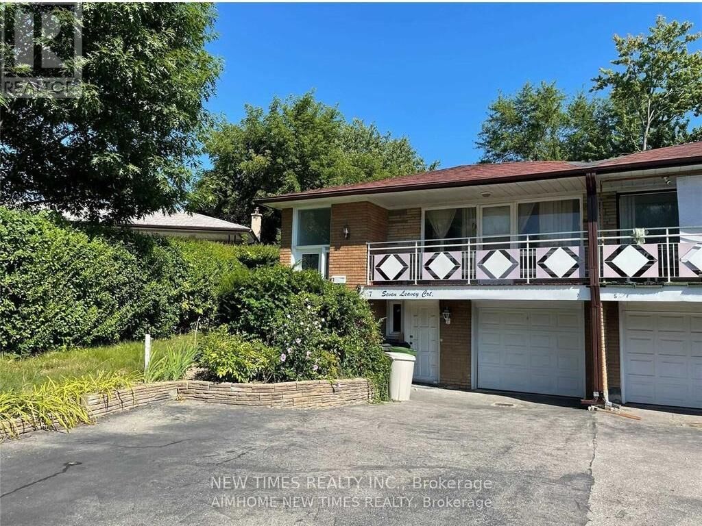Property Photo:  7 Leavey Court Upper  ON M2H 1E5 