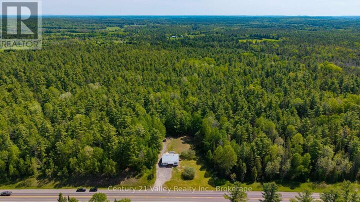 Property Photo:  33898 41 Highway  ON K0J 1T0 