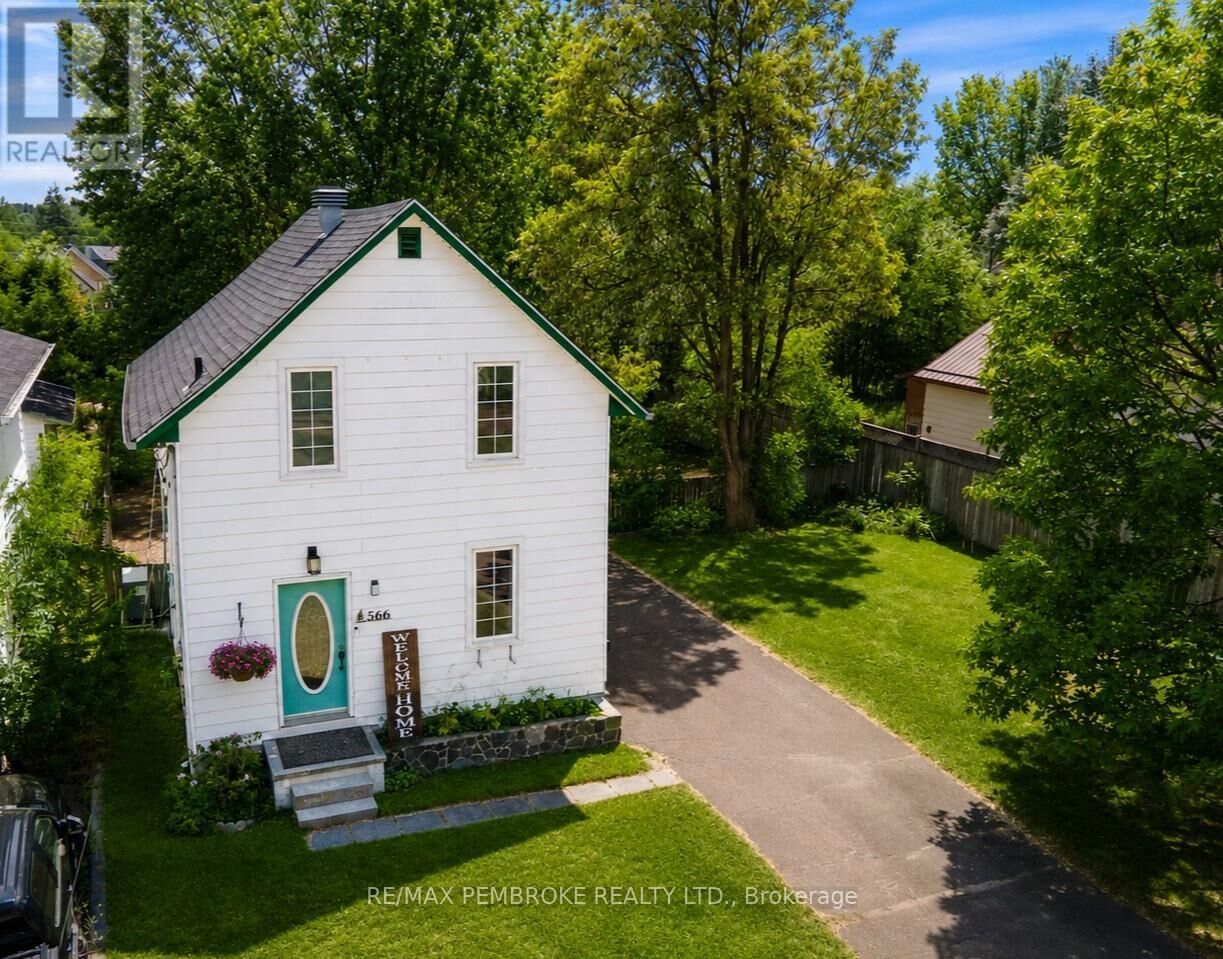 Property Photo:  566 Perth Street  ON K8A 6B6 