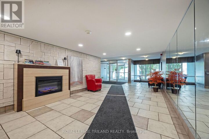 Property Photo:  155 Kent Street 606  ON N6A 5N7 