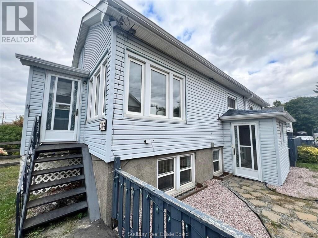 Property Photo:  344 Murray Unit# Lower  ON P3B 2R8 