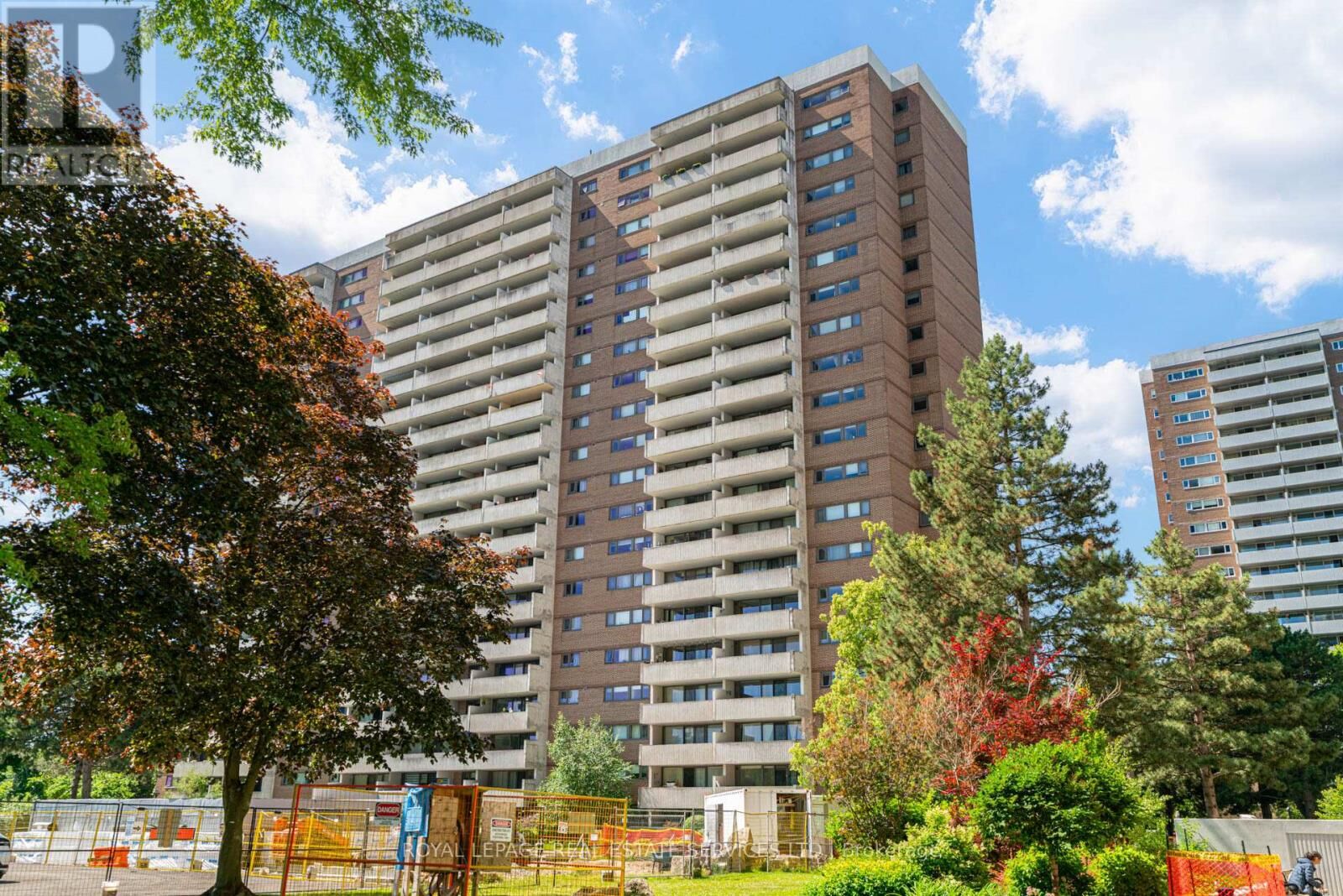 Property Photo:  250 Scarlett Road 206  ON M6N 4X5 
