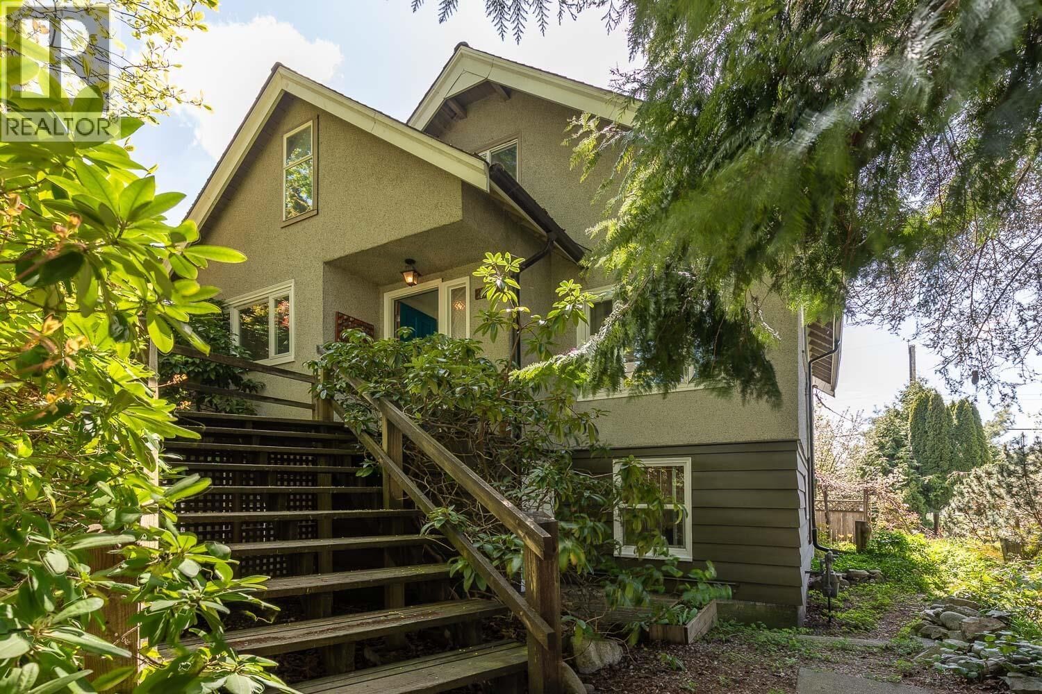 Property Photo:  2002 East 13th Avenue  BC V5N 2C4 