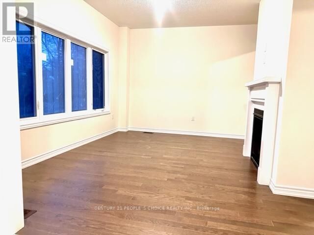 Property Photo:  303 Fleetwood Drive  ON L1K 3G2 