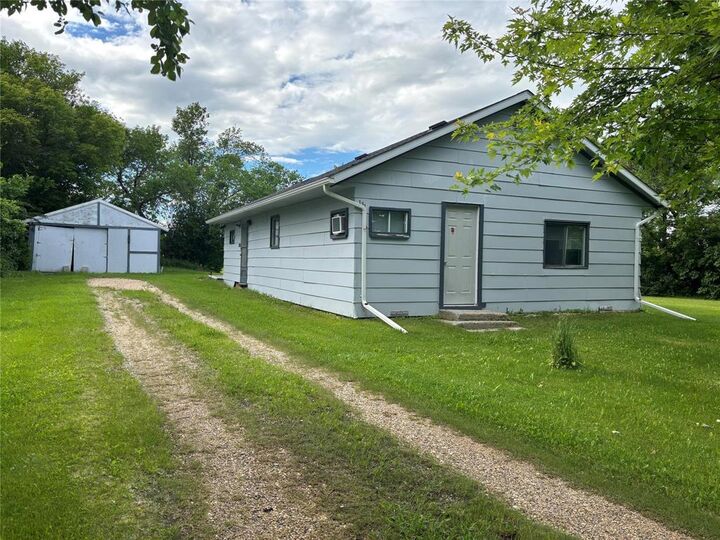 Photo de la propriété:  131 Third Street North  MB R0K 0C0 