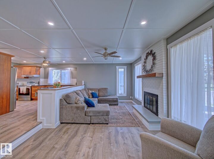 Property Photo:  5007 47 Street  AB T0B 2R0 