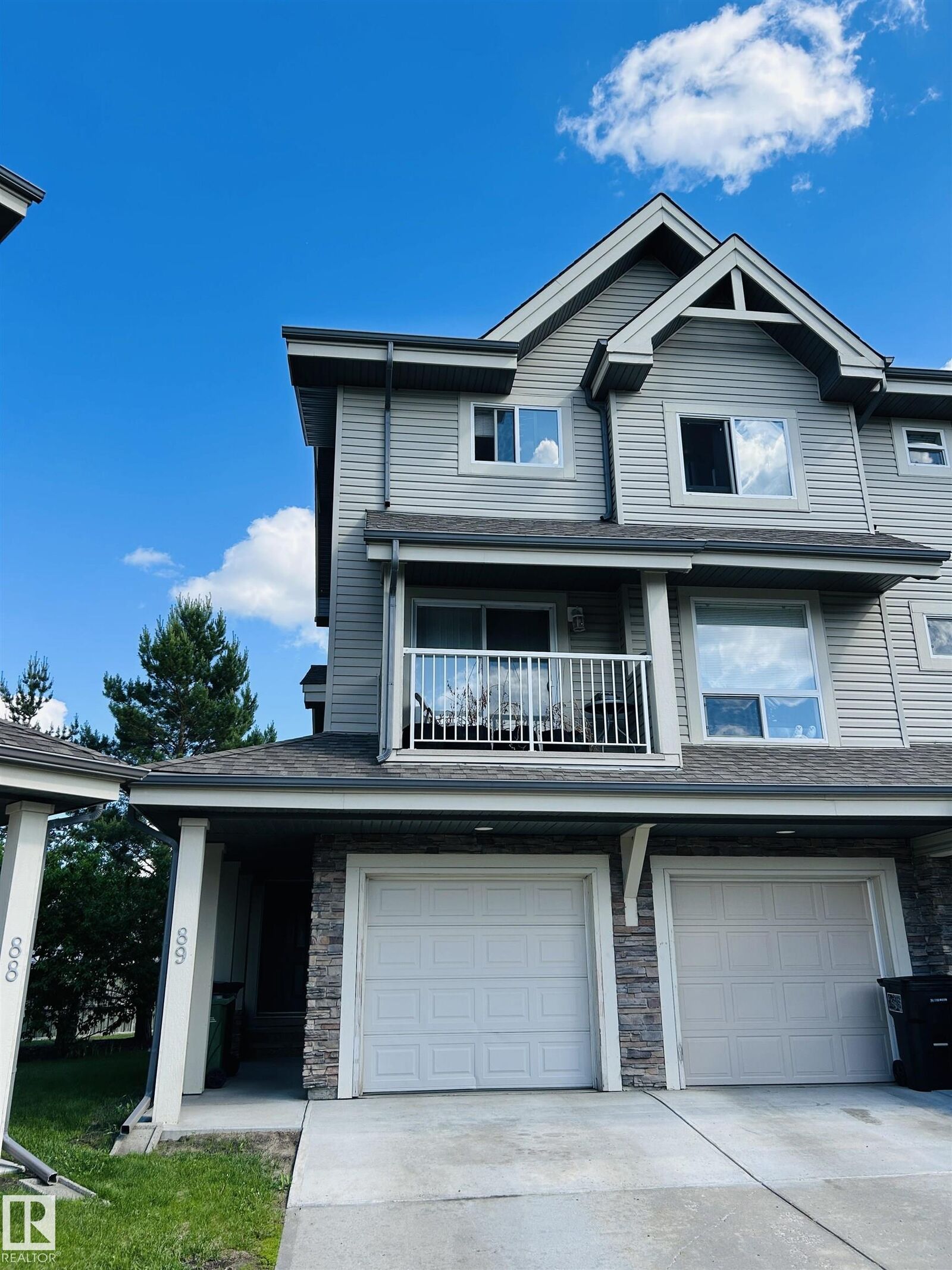Property Photo:  12050 17 Avenue SW 89  AB T6W 1X4 