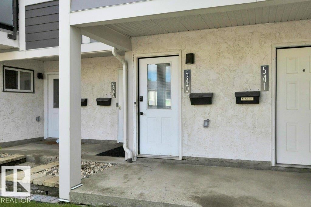 Property Photo:  540 Willow Crest NW  AB T5T 2K7 
