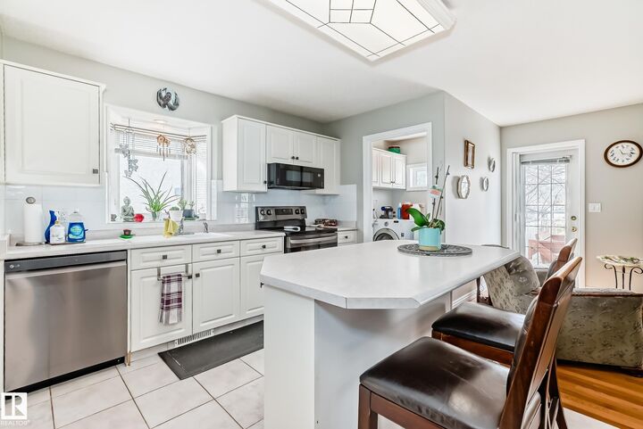 Property Photo:  168 Kulawy Drive NW  AB T6L 6Z1 