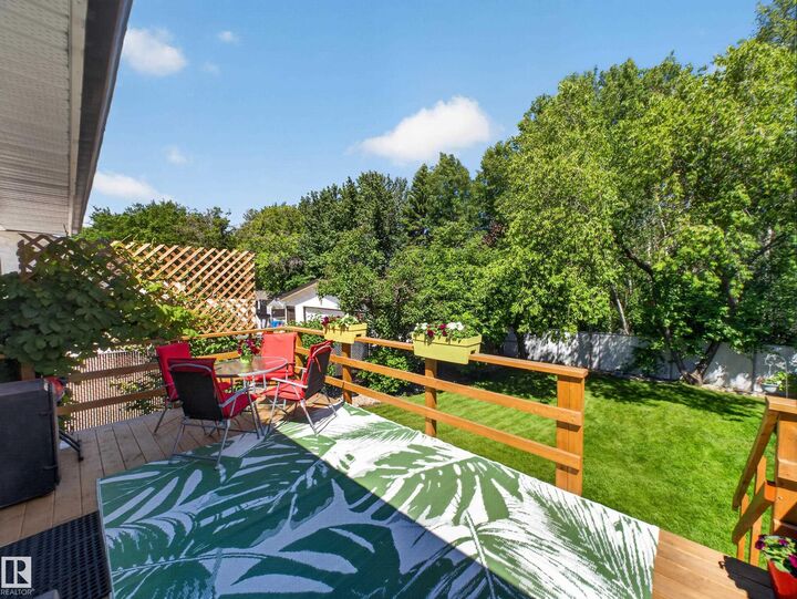 Property Photo:  17 Fifth Avenue  AB T7X 2C5 