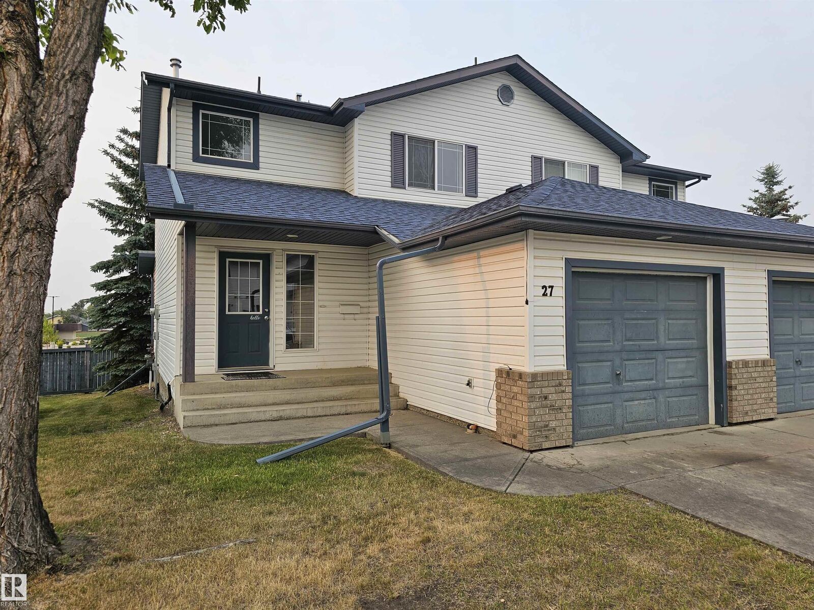 Property Photo:  3 Grove Meadow Drive 27  AB T7X 4L9 