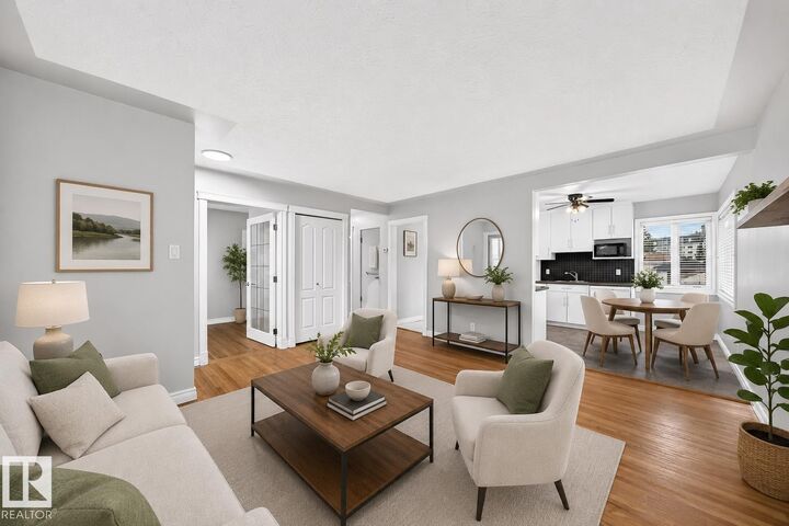 Photo de la propriété:  7307 76 Street NW  AB T6C 0G5 