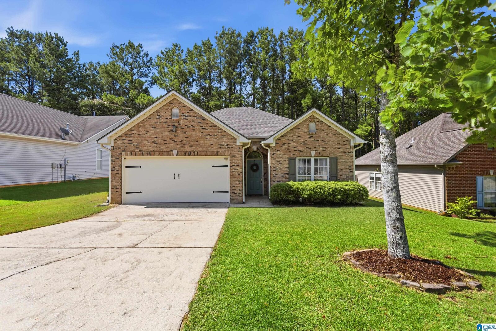Property Photo:  200 Gardenside Drive  AL 35007 
