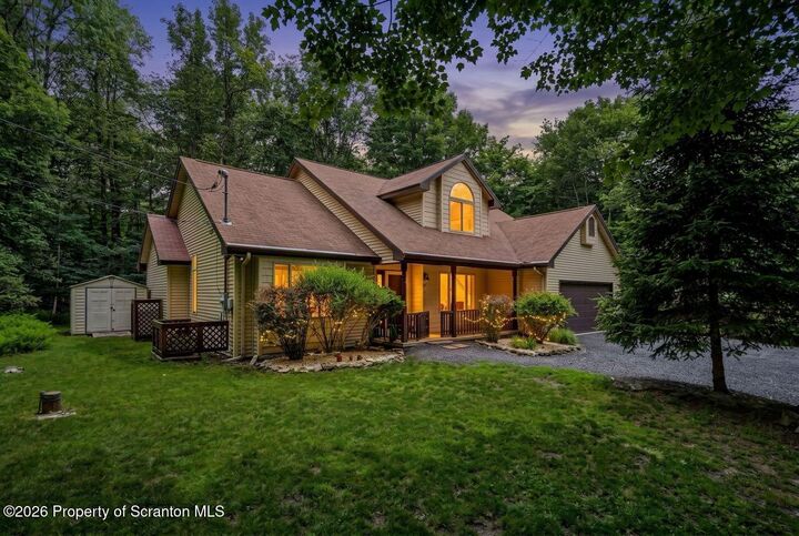 Property Photo: 6 Blue Jay Lane PA 18424