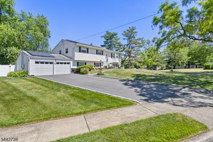 Property Photo:  7 Vauxhall Rd  NJ 08816 
