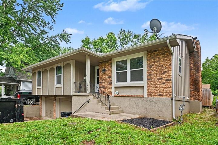 Property Photo:  1322 S Hocker Avenue  MO 64055 