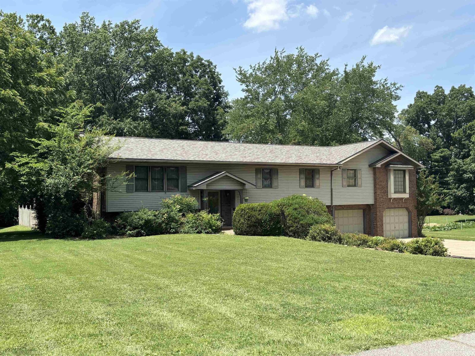 Property Photo:  1523 S Red Leaf Drive  IN 47712 