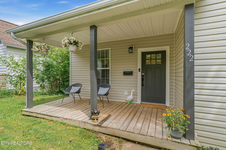 Property Photo:  222 E Oldham Ave  TN 37917 