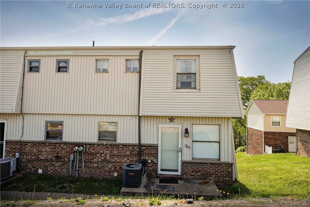 Property Photo:  123 Oakwood Road B4  WV 25314 
