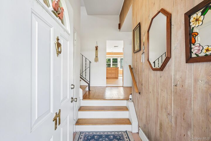 Property Photo:  11 Lenroc Drive  NY 10607 