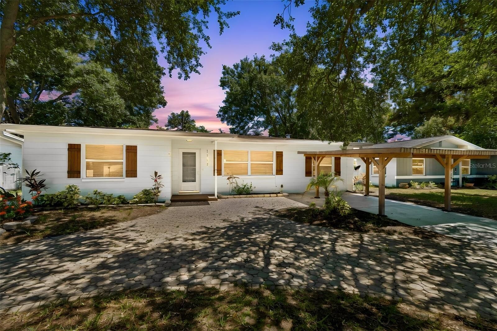 Property Photo:  1555 Magnolia Drive  FL 33756 