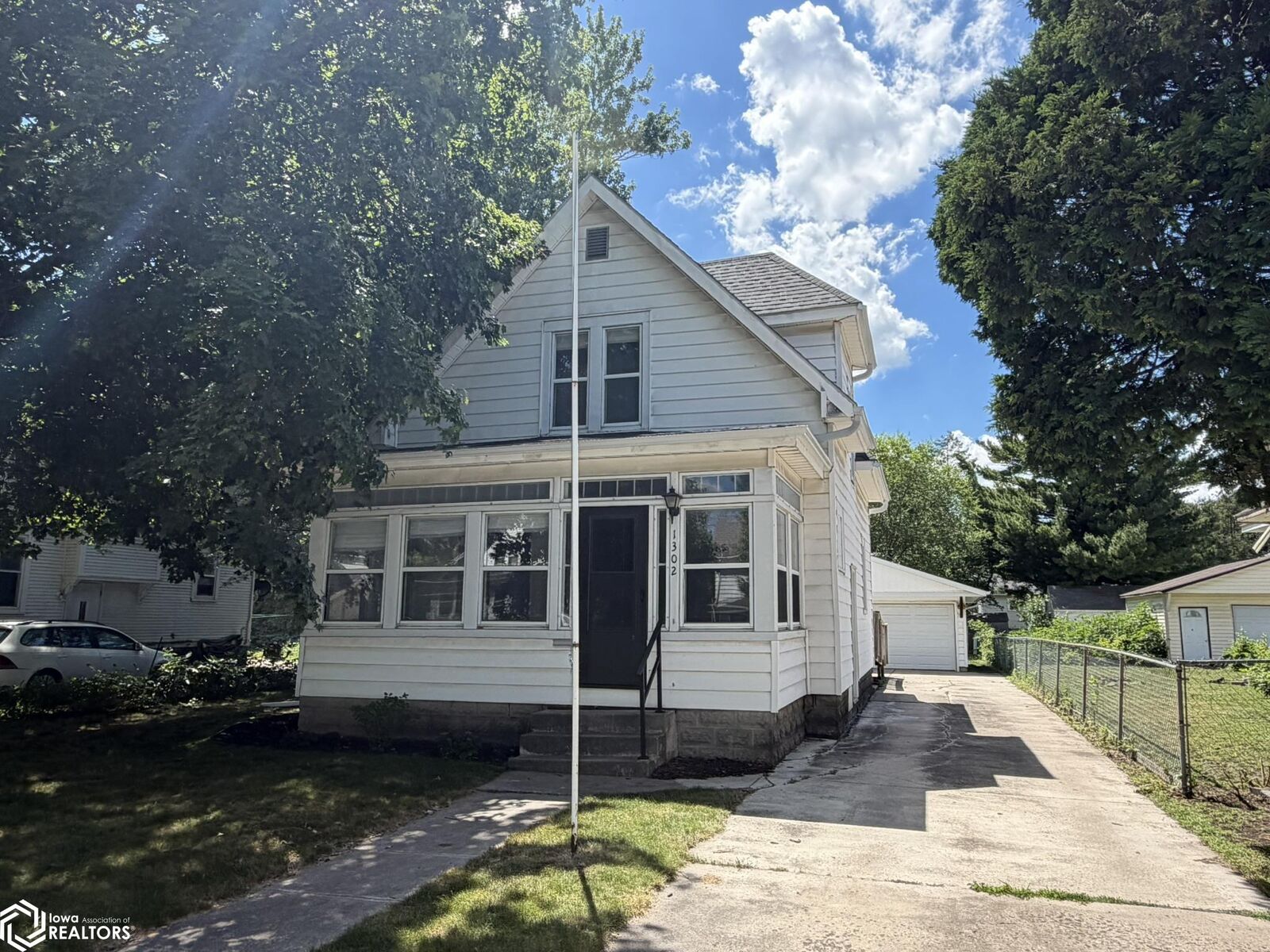 Property Photo:  1302 N Adams  IA 50401 