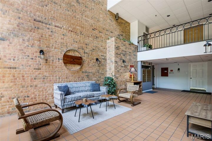 Property Photo:  1030 N Harrison Avenue 404  MO 63122 