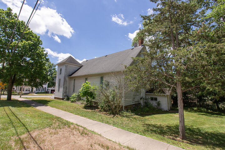 Property Photo: 31 Vine Street MI 49242