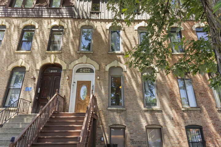 Property Photo:  2422 N Seminary Avenue  IL 60614 