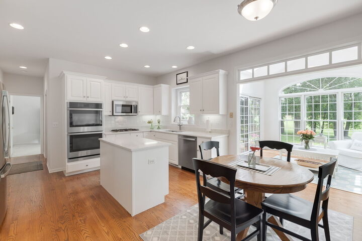 Property Photo:  1231 Keim Court  IL 60134 