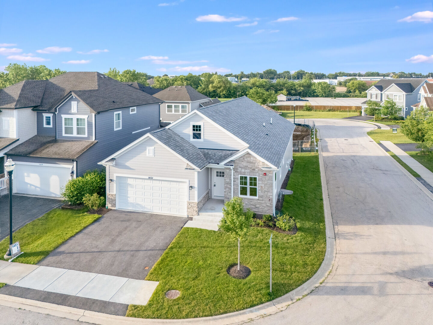 Property Photo:  1431 Somerset Place  IL 60010 