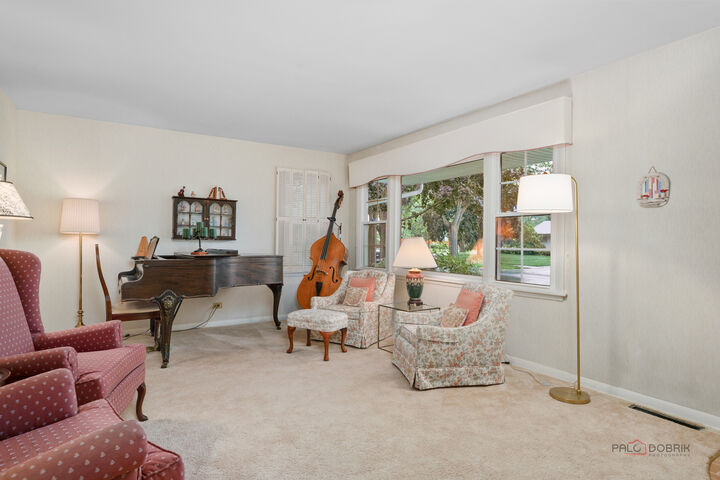 Property Photo: 528 Ames Street IL 60048