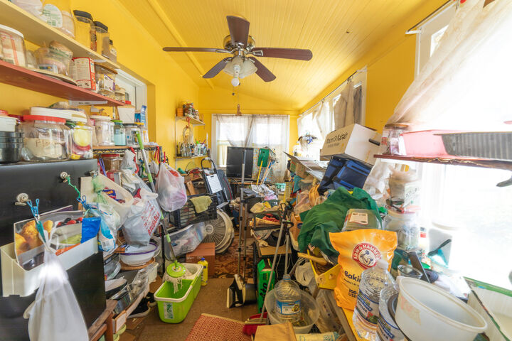 Property Photo: 2849 N Luna Avenue IL 60641