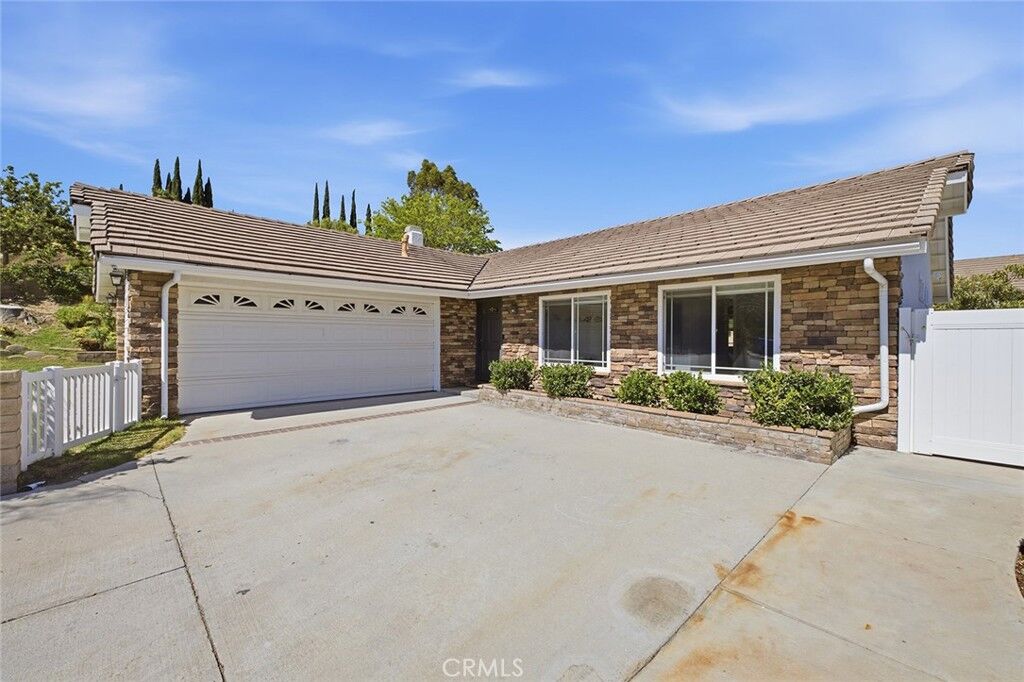 Property Photo: 28354 Mount Stephen CA 91387