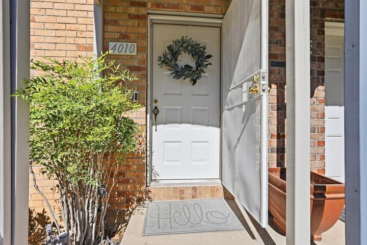 Property Photo:  4010 Knoll Top Court  CA 95608 
