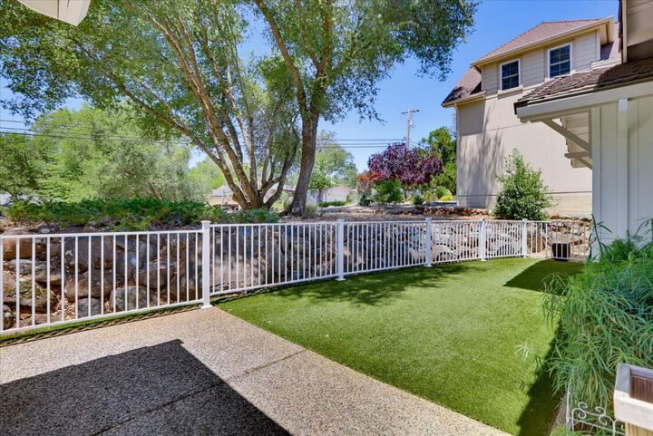 Property Photo:  18087 Jayhawk Drive  CA 95946 