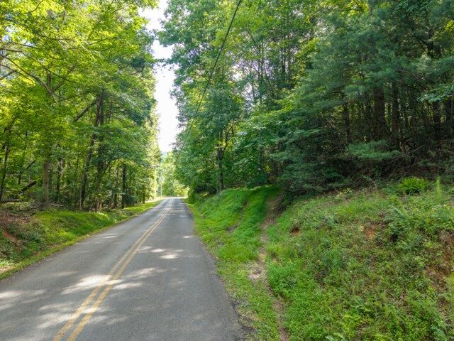 Property Photo:  5198 Flat Branch Road  GA 30540 