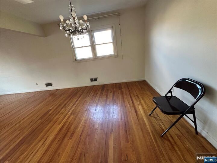 Property Photo:  533 Sollas Court  NJ 07071 