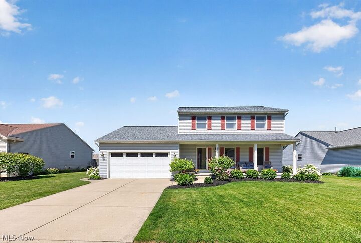 Property Photo:  125 Queen Anne Circle  OH 44035 