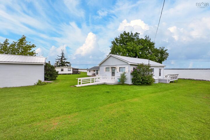 Property Photo: 52 Poplar Lane Lane NS B0K 1V0
