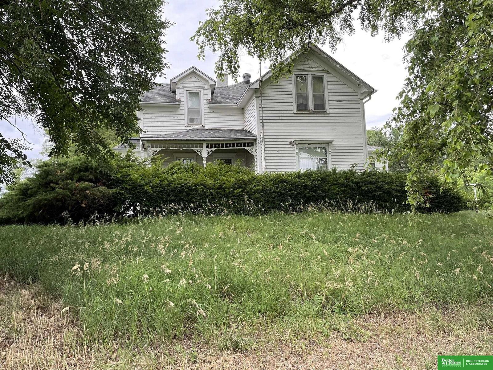 Property Photo:  620 County Road 15  NE 68015 