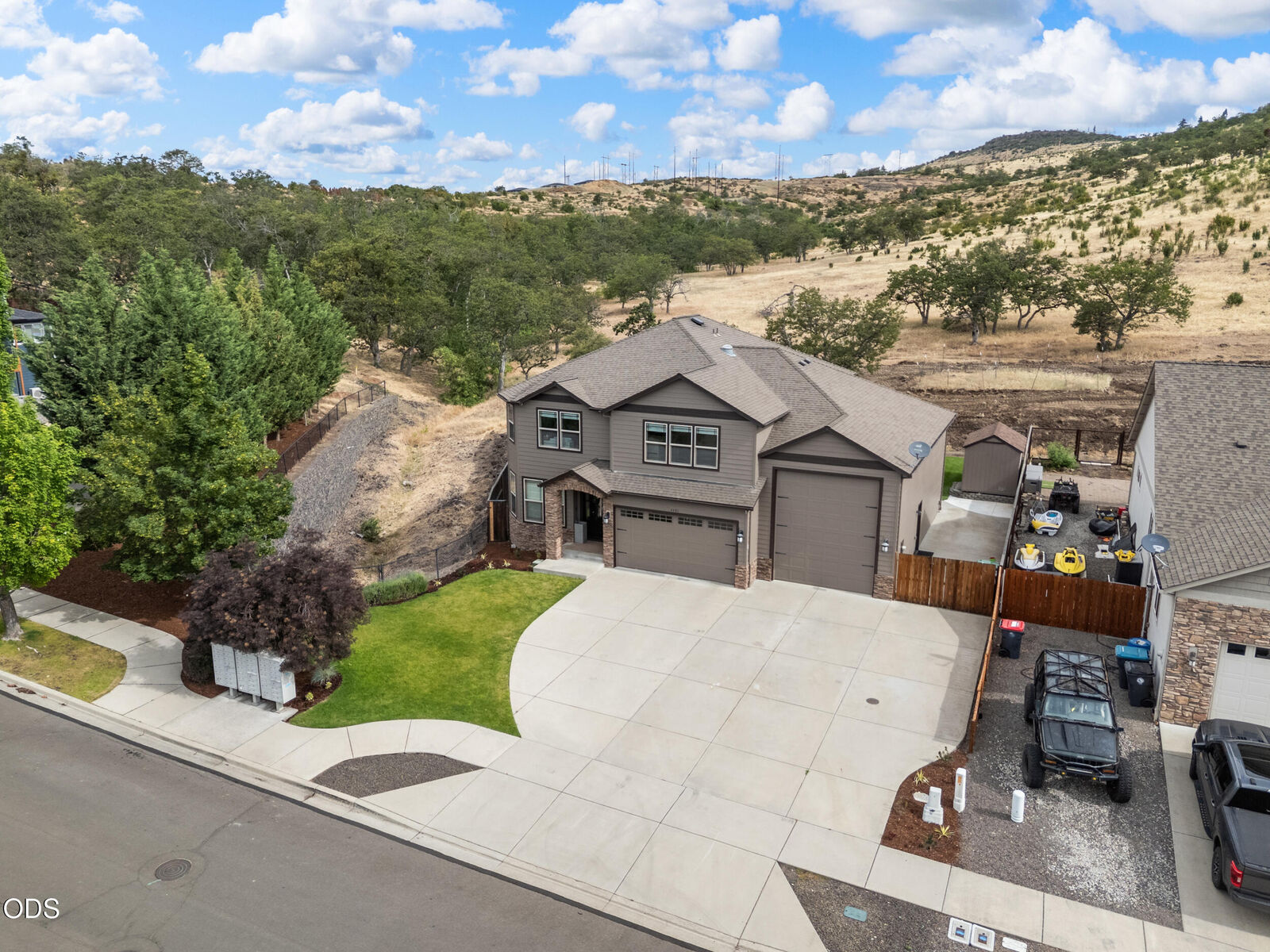 Property Photo:  4401 Vista Pointe Drive  OR 97504 