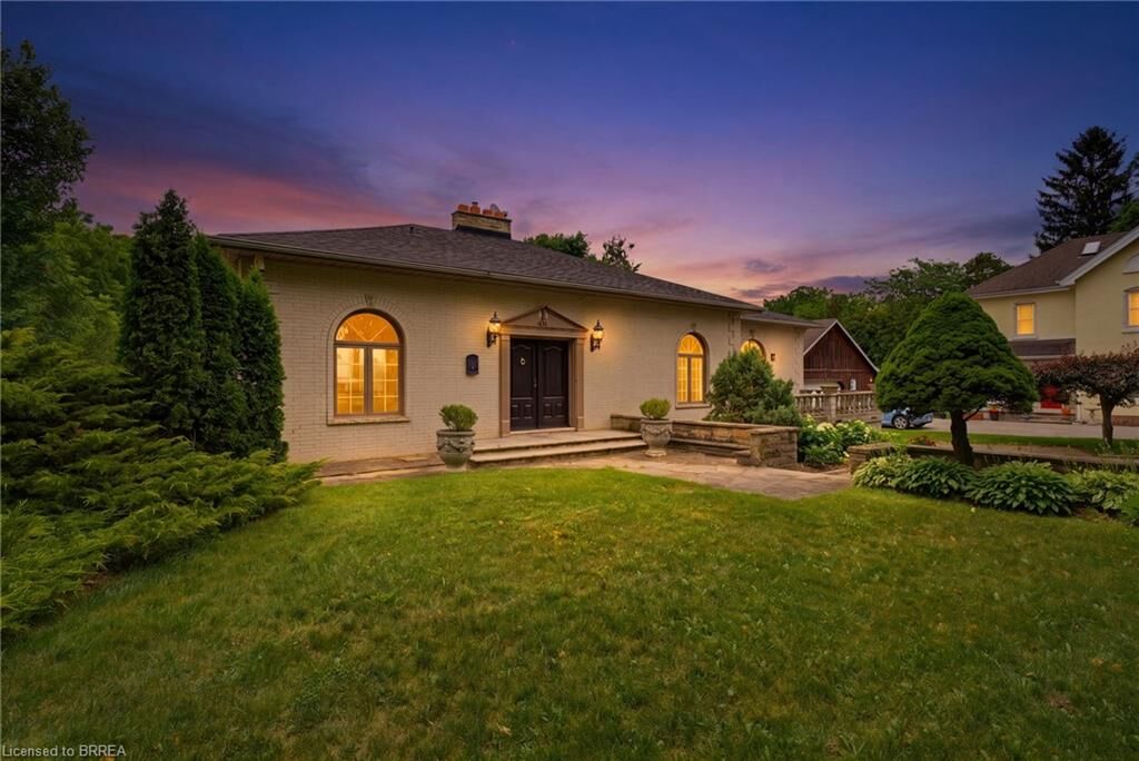 Property Photo: 46 Tutela Heights ON N3T 1A1