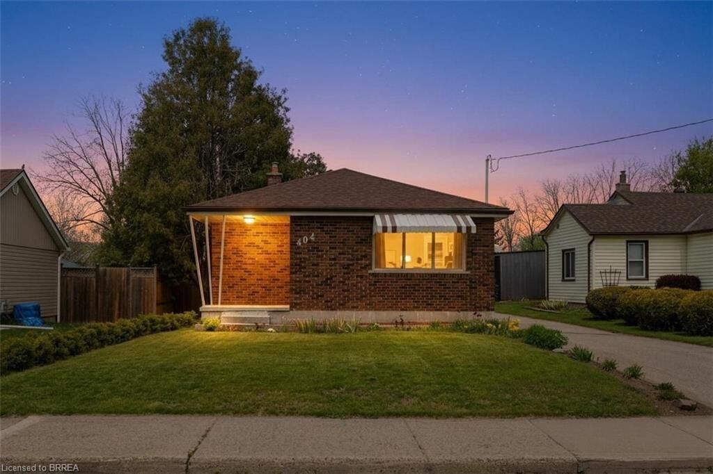 Property Photo:  404 Grey Street  ON N3S 4X4 