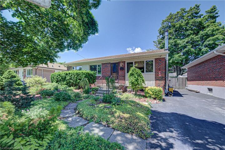 Property Photo:  56 Ferrara Street  ON L8T 4C4 
