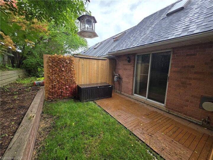 Property Photo:  41 Valleyview Road 11  ON N2E 3H9 